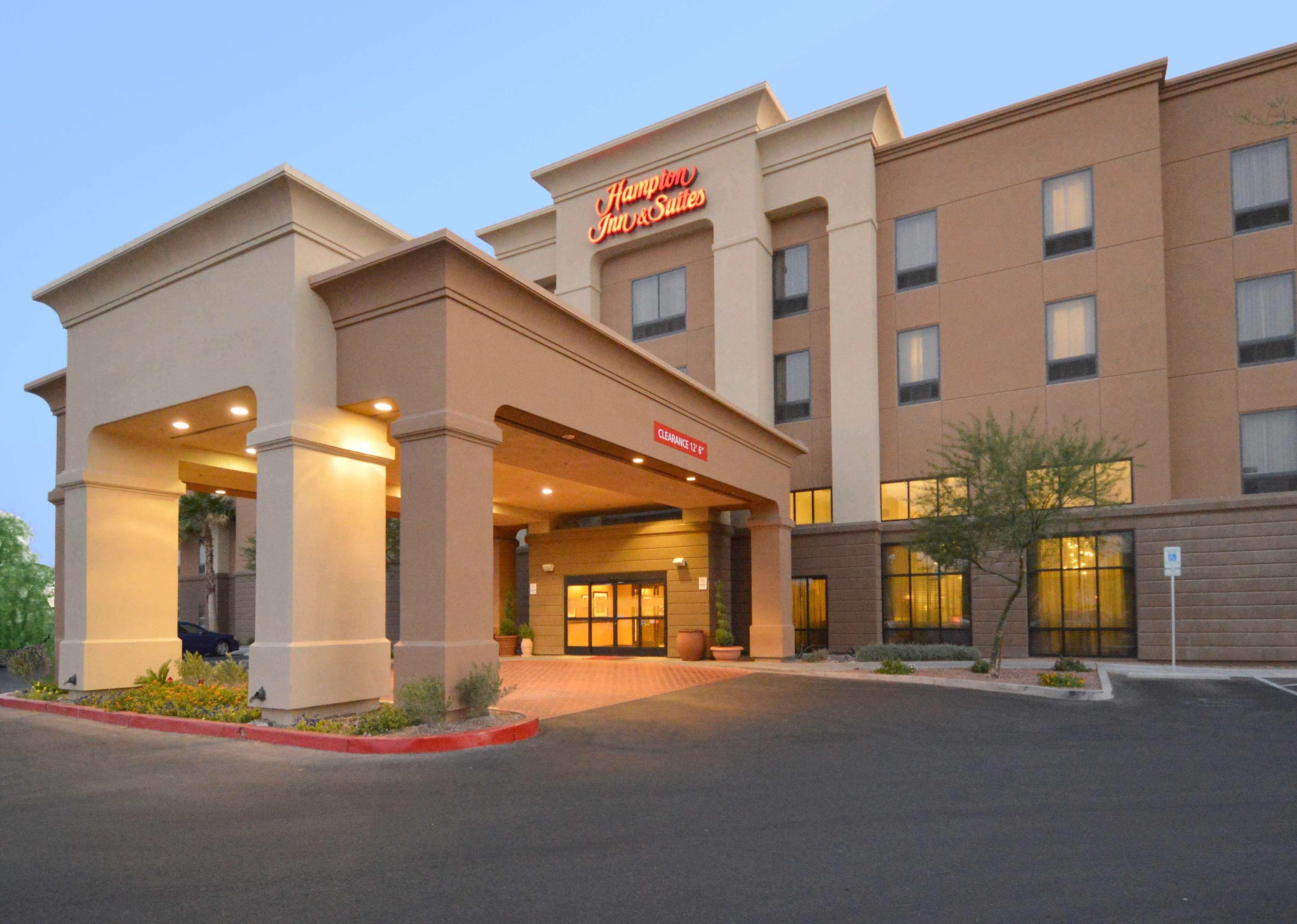 Hampton Inn & Suites Las Vegas Airport Exterior photo